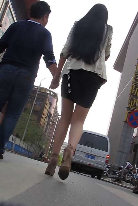 [大忽悠买丝袜街拍视频]ID0880 2013年3月之54