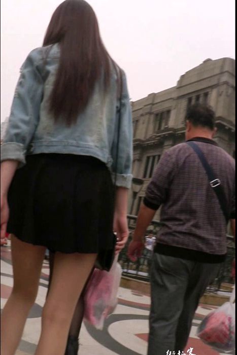 [街拍客视频]jx0270 黑色短裙白皙美腿极品MM