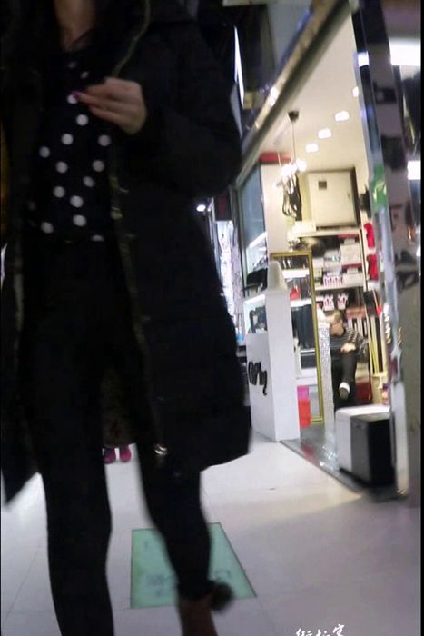 [街拍客视频]jx0532 紧身黑裤高挑美女逛街