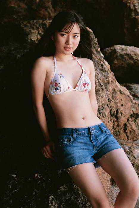 性感牛仔热裤少妇[YS-Web]Vol.098 Miku Ishida 石田未来 女の子は、少しずつ変貌していく-UNDERAGE!